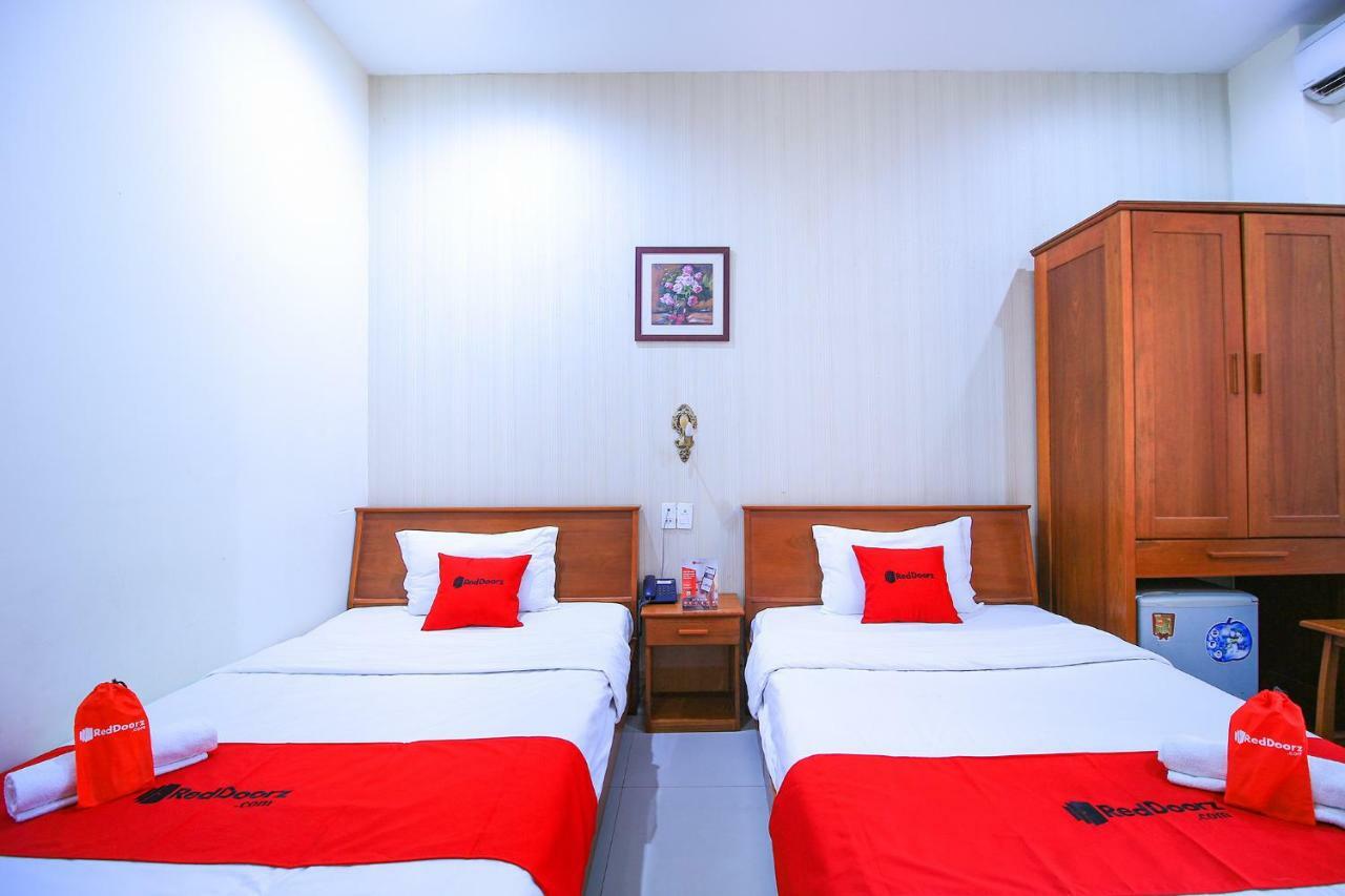 Reddoorz Near Han Market Дананг Экстерьер фото